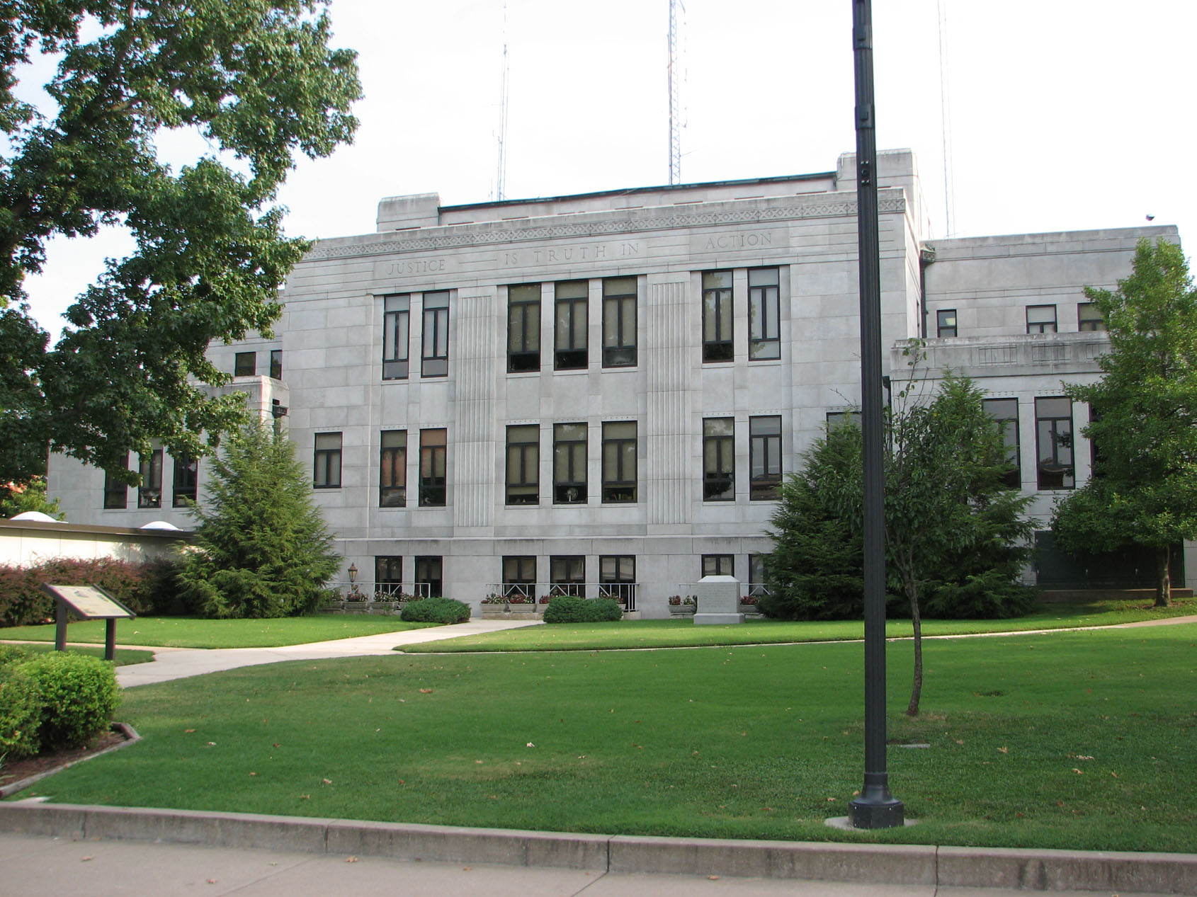 Handyman services in Neosho, Missouri