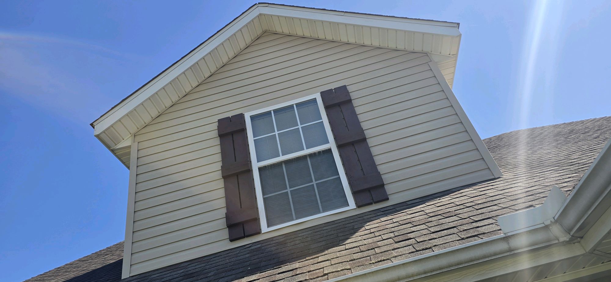 Pressure wash and exterior staining in Carl Junction, MO